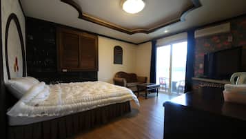 Deluxe Room, 1 Bedroom | Premium bedding, desk, free WiFi, wheelchair access