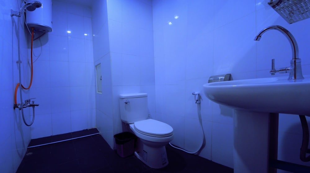 King & Queen Hotel by null