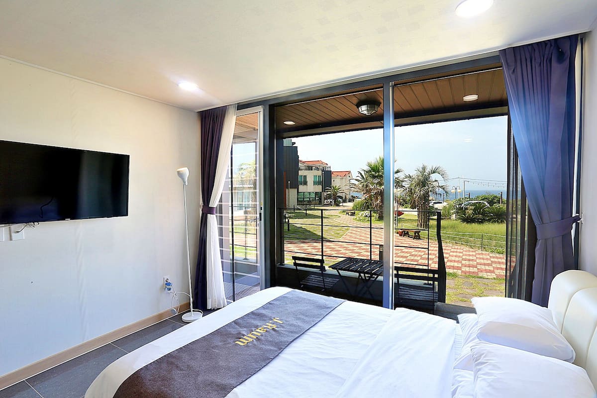 garden ocean | premium bedding, individually decorated, desk, blackout curtains