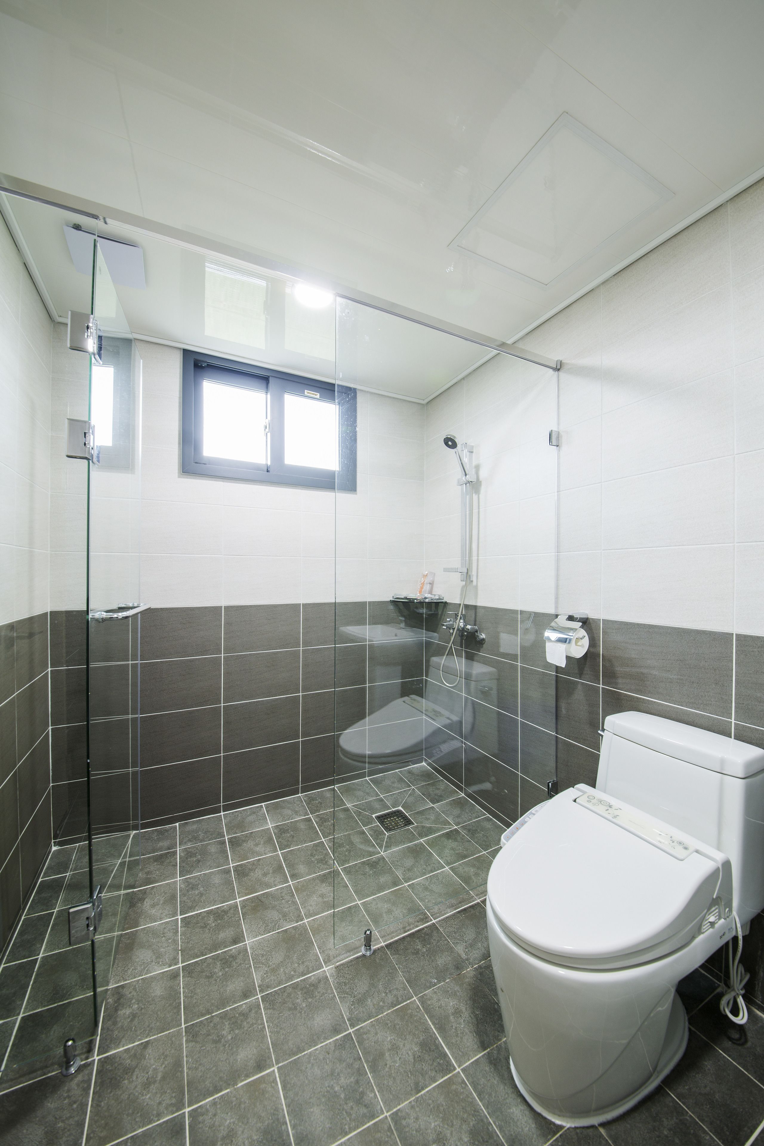 sky ocean | bathroom | shower, free toiletries, hair dryer, slippers