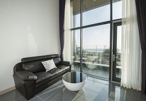 Ropa de cama de alta calidad, decoraciĂłn personalizada y escritorio