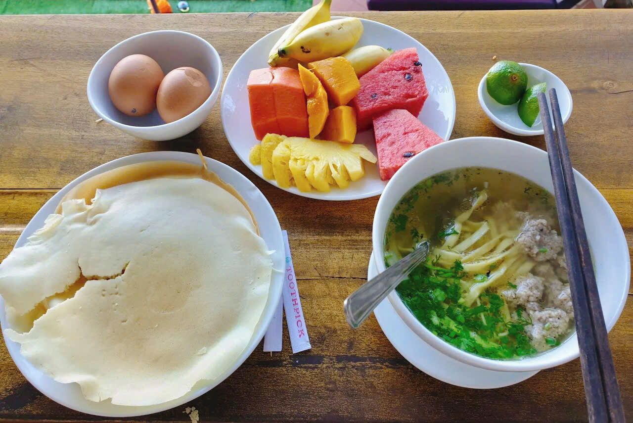 daily buffet breakfast (vnd 100000 per person)