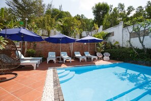 Outdoor pool, sun loungers - Miana Resort Phu Quoc (Phu Quoc)