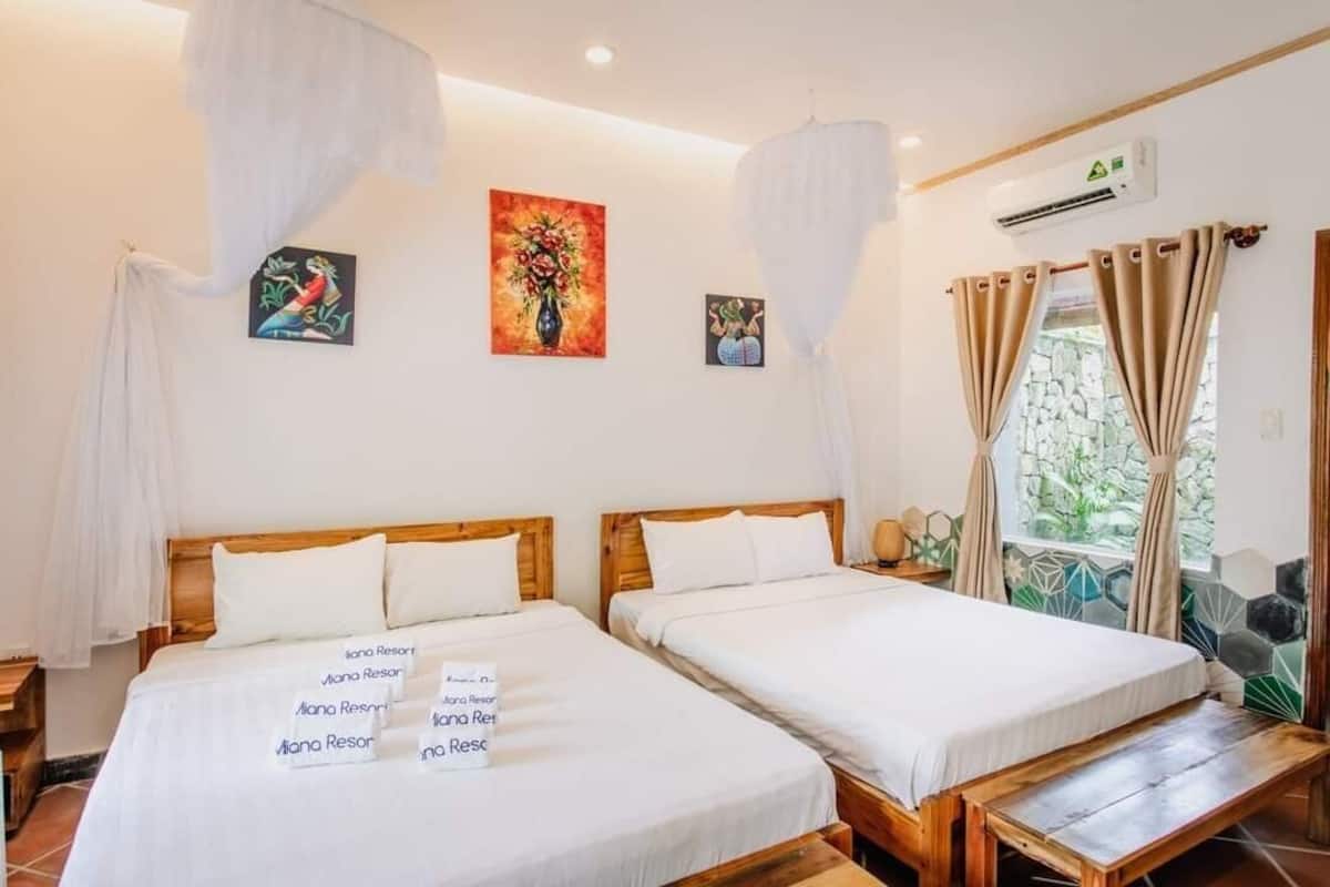 Bungalow Twin, Garden View | 1 bedroom, minibar, blackout drapes, soundproofing