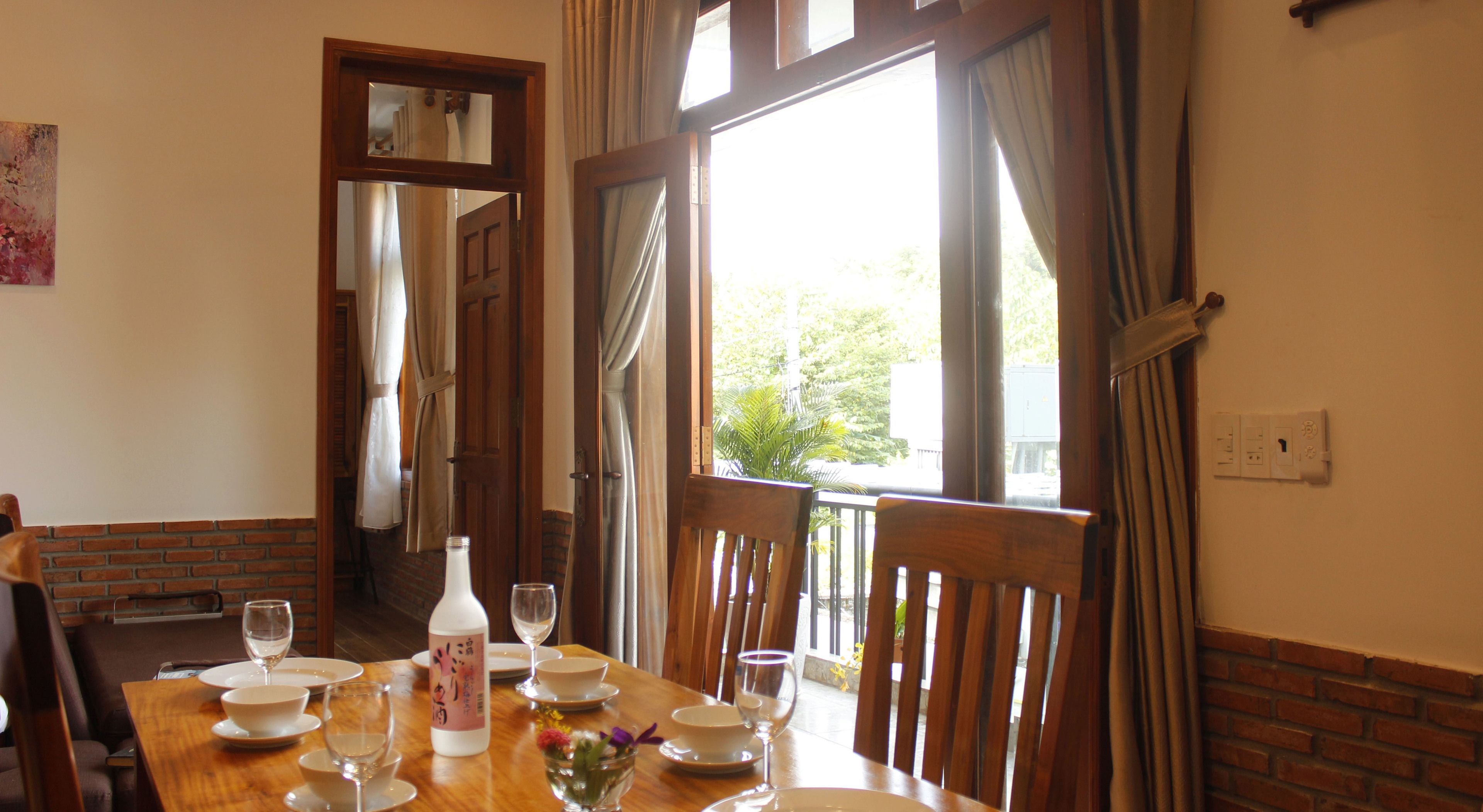 family apartment, 1 bedroom, non smoking, garden view | in-room dining