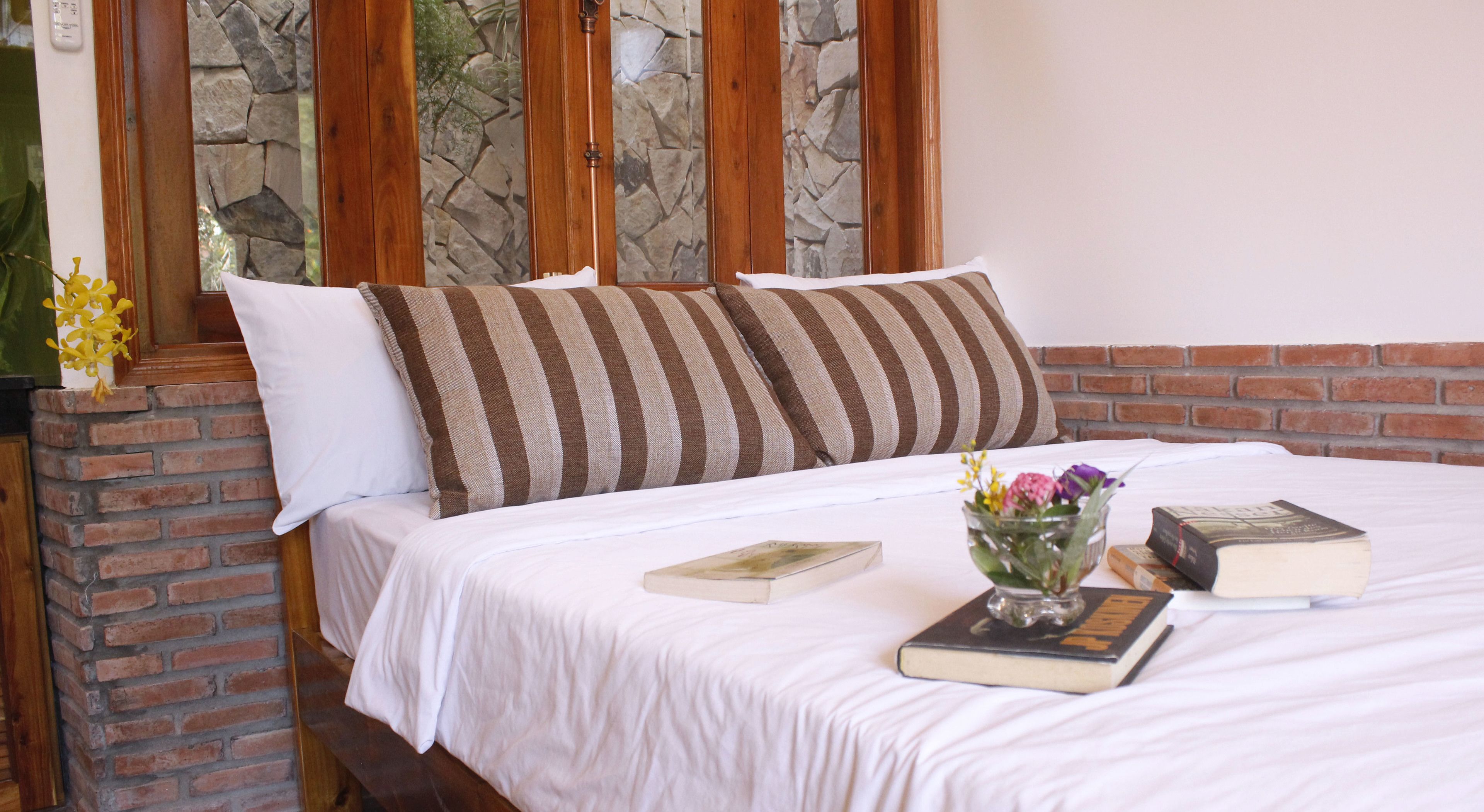 family apartment, 1 bedroom, non smoking, garden view | 1 bedroom, minibar, blackout curtains, soundproofing