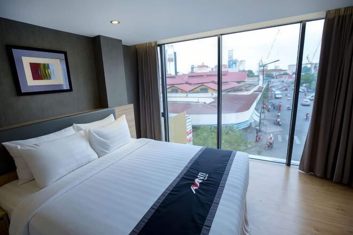 Minibar, in-room safe, desk, blackout curtains