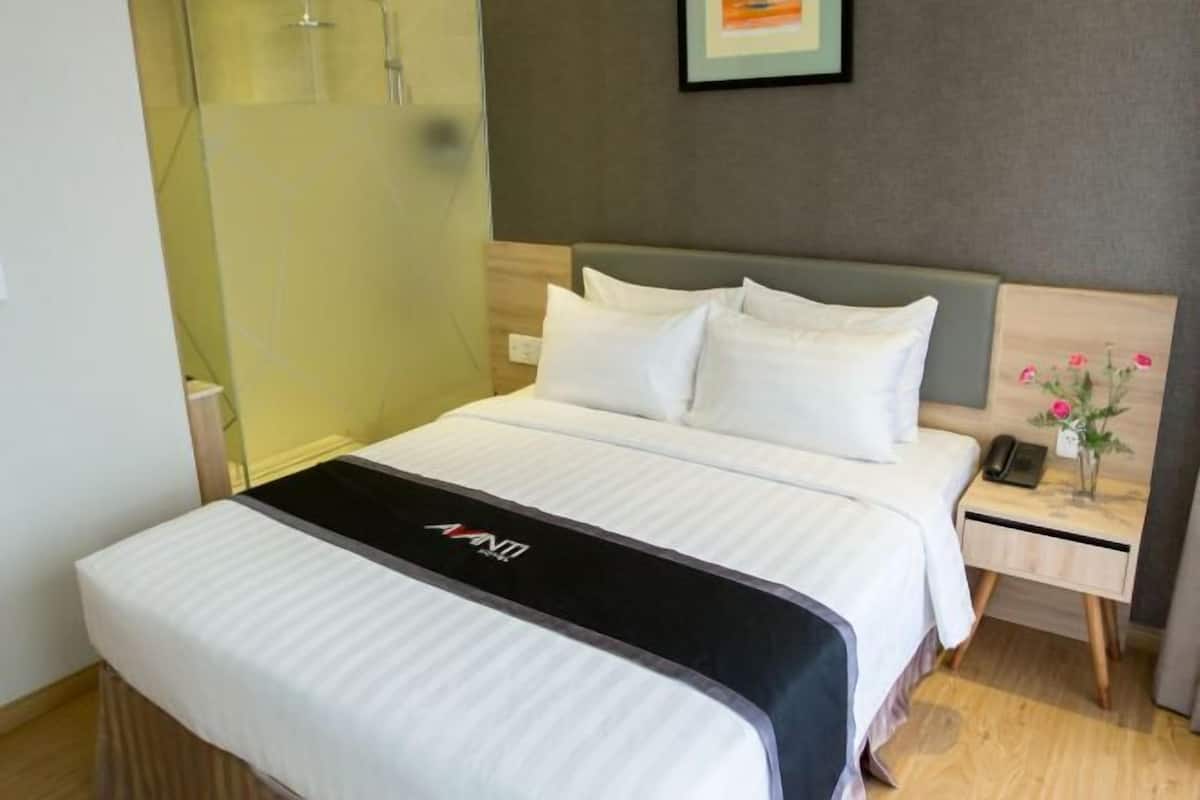 Minibar, in-room safe, desk, blackout curtains