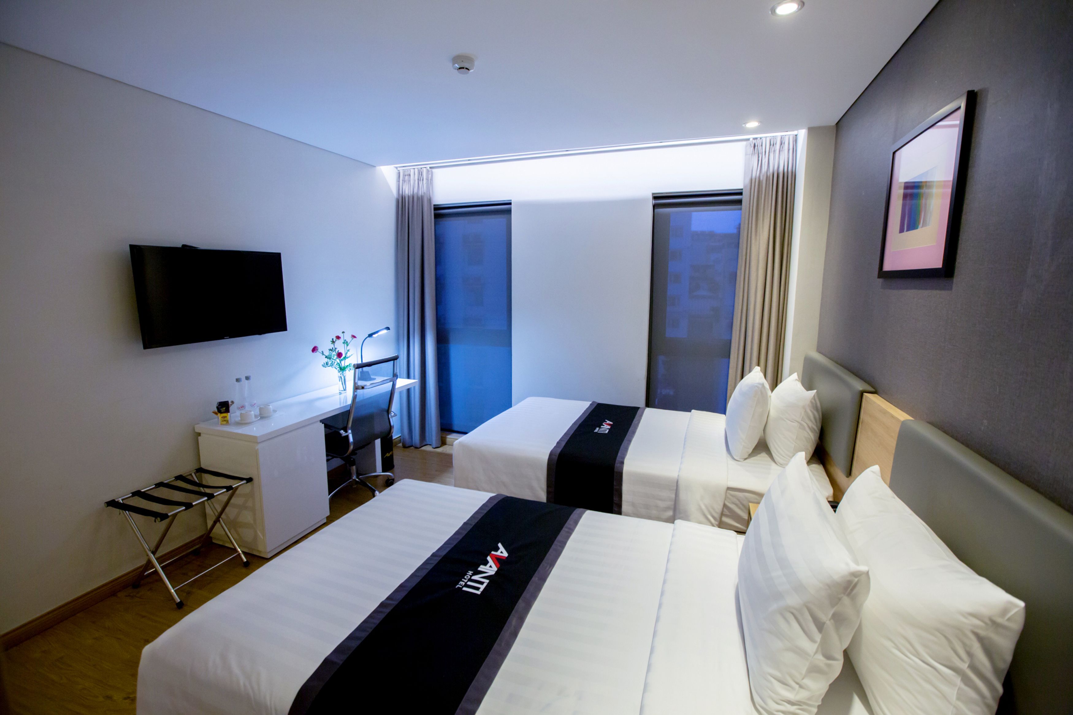 deluxe twin room | street view