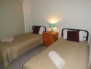 Villa, 3 Bedrooms | 3 bedrooms, iron/ironing board, free WiFi, bed sheets - Kangaroo Island Bayview Villas (Kingscote)