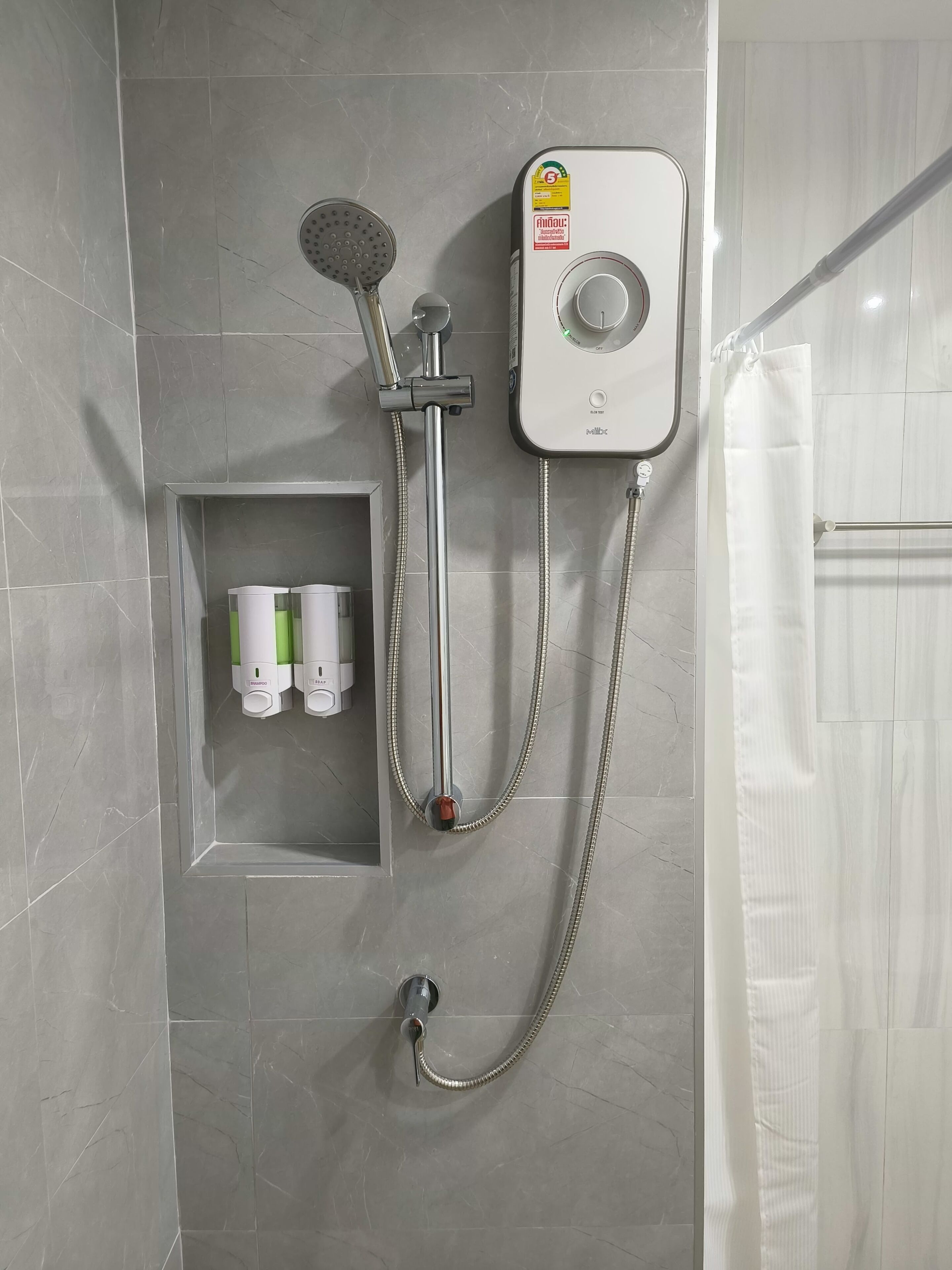 superior double room with shower | bathroom | free toiletries, hair dryer, towels, soap