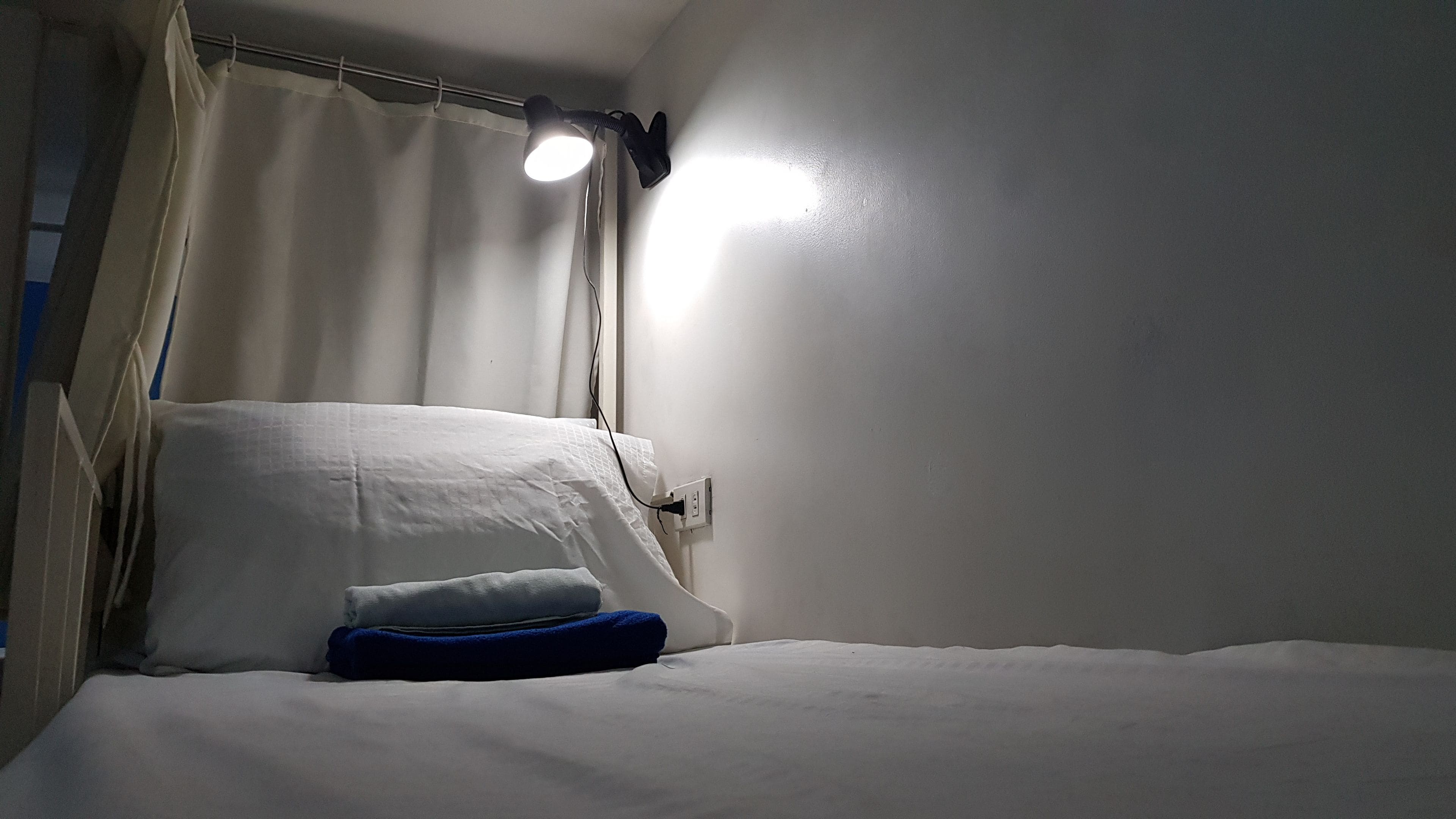 Soundproofing, free WiFi, bed sheets