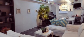 Crossroads Hostel Manila