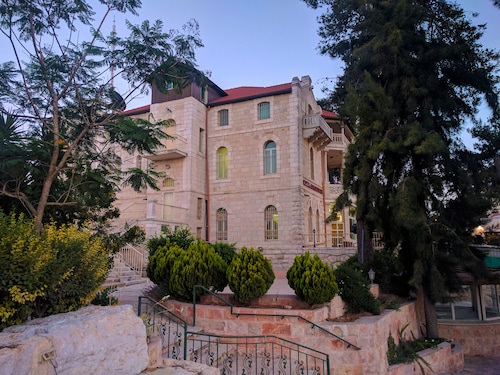 Alhambra Palace Hotel Suites