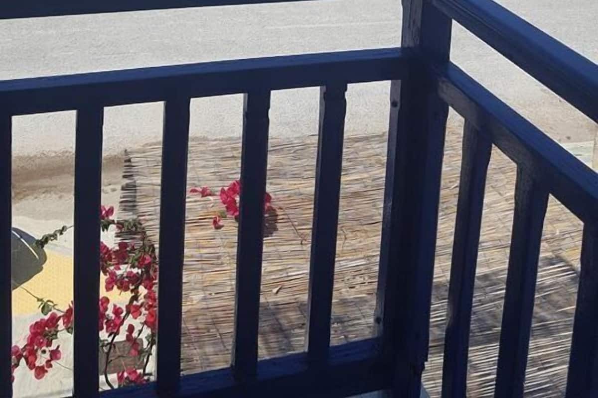 Apartamento, vistas al mar | 1 dormitorio, tabla de planchar con plancha, wifi gratis