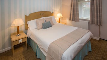 Economy tweepersoonskamer | Een bureau, een strijkplank/strijkijzer, gratis wifi, beddengoed