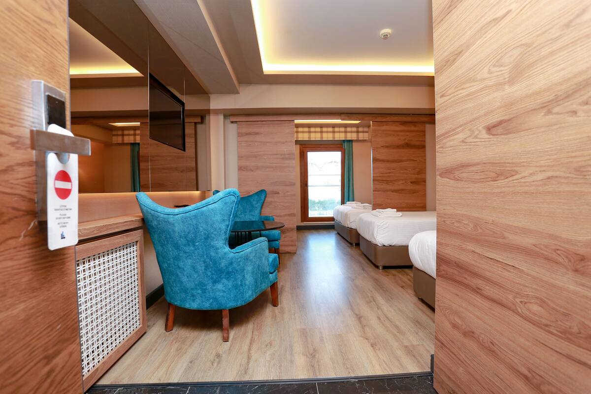 Family Room | Premium bedding, Select Comfort beds, minibar, desk