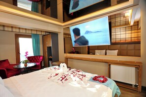 Romantic Room | Premium bedding, Select Comfort beds, minibar, individually decorated - Turkuaz Boutique Hotel (Istanbul)