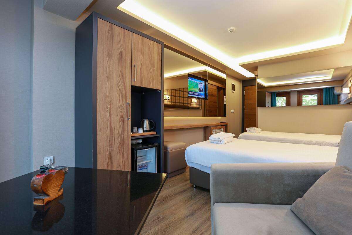 Premium bedding, Select Comfort beds, minibar, desk