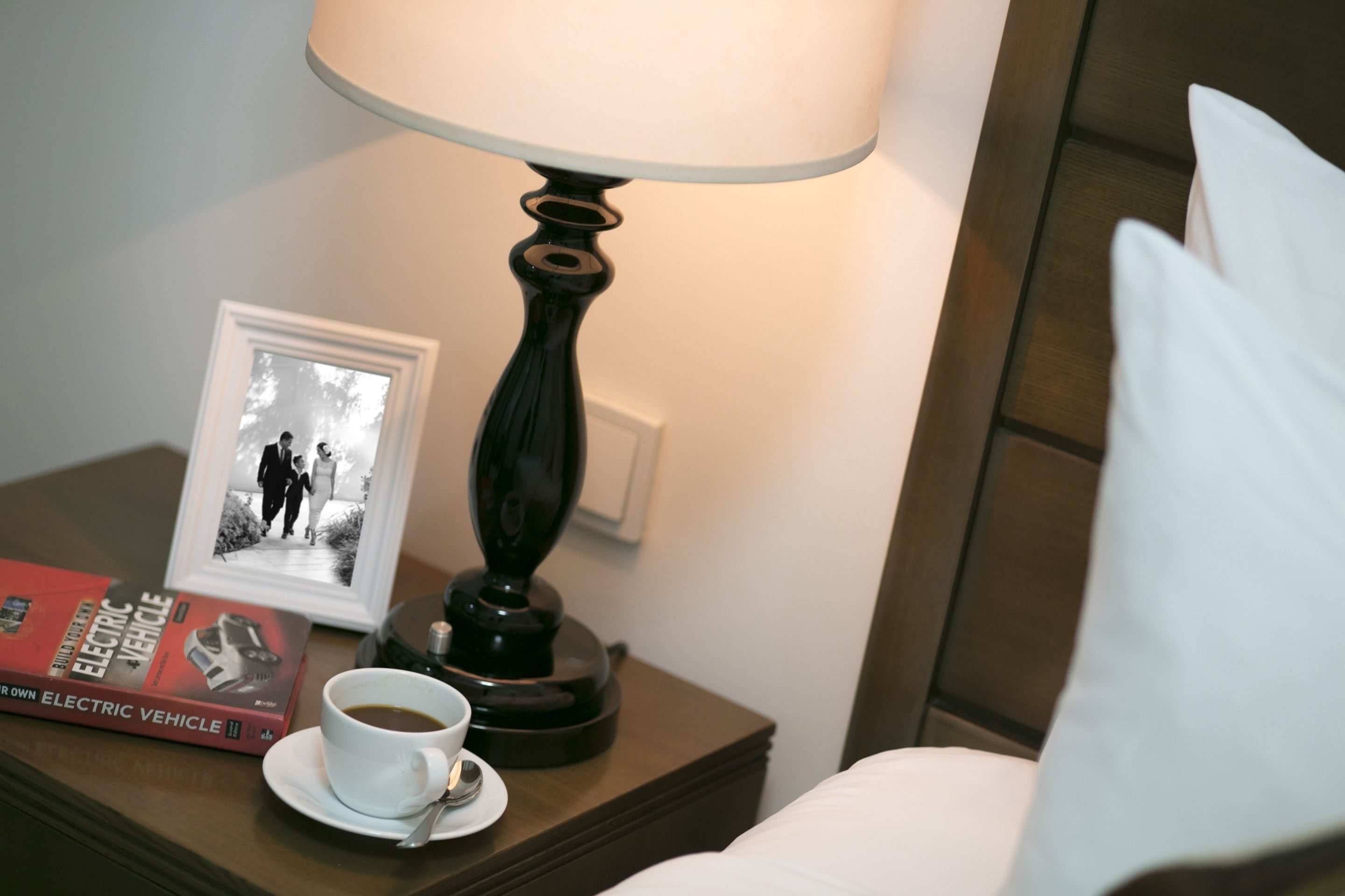 Premium bedding, in-room safe, desk, blackout drapes