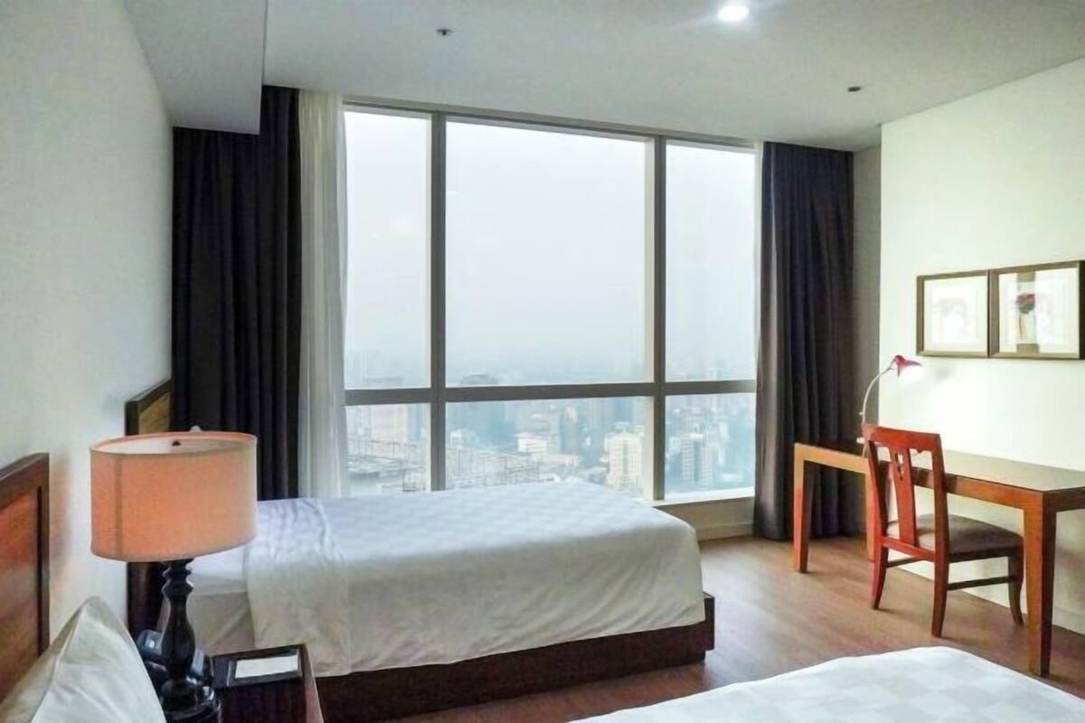 Luxe beddengoed, een kluis op de kamer, een bureau