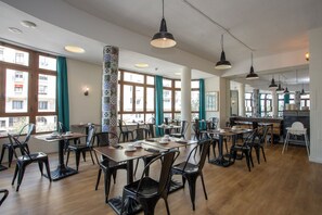 Daily buffet breakfast for a fee - Casual Vintage Valencia Hotel by Casual Hoteles (Valencia)