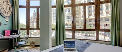 Premium-Doppelzimmer | Hochwertige Bettwaren, individuell dekoriert, Verdunkelungsvorhänge