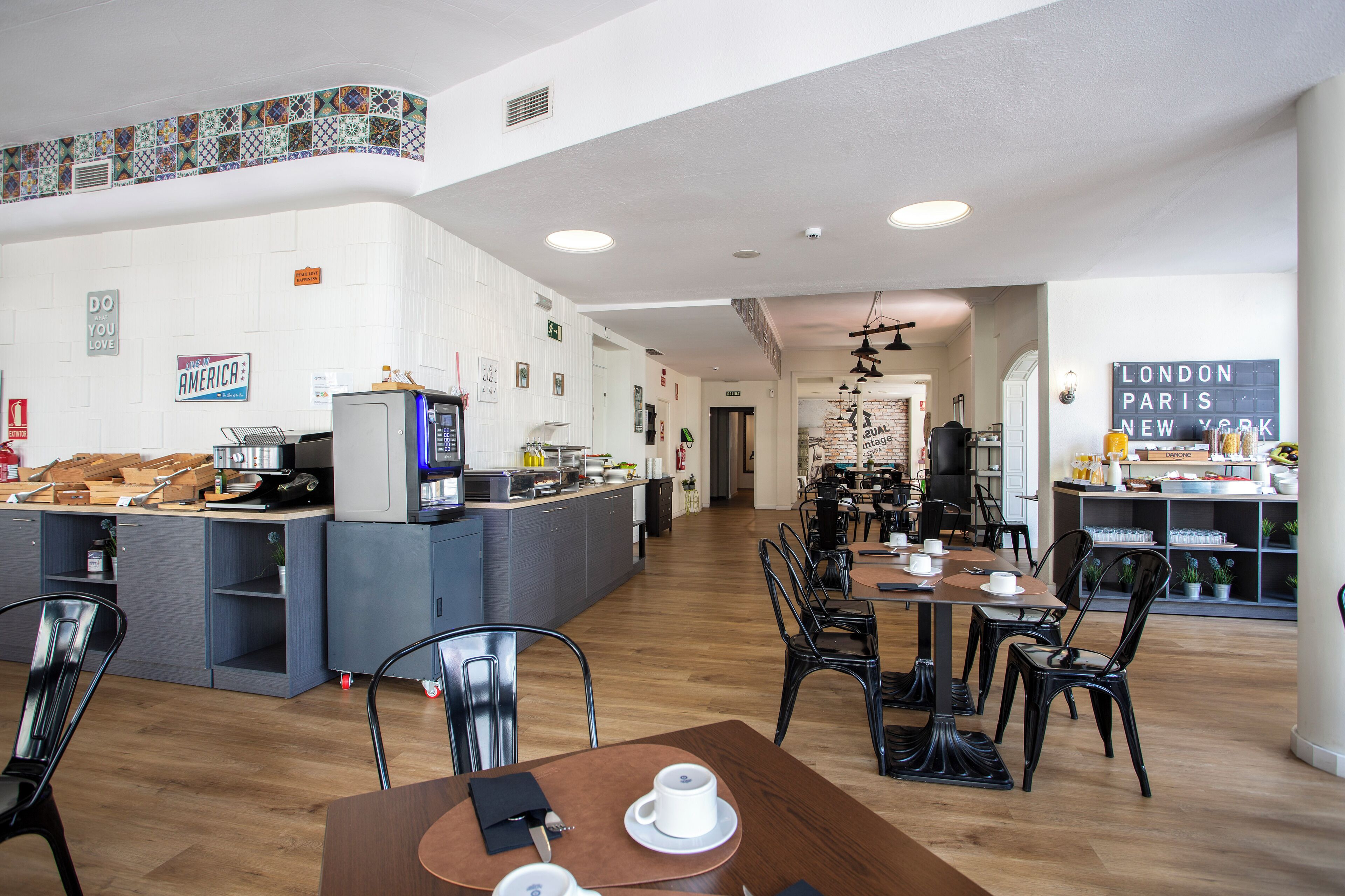 Daily buffet breakfast (EUR 11.5 per person)