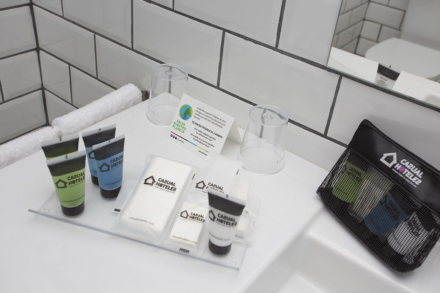 premium double room | bathroom | free toiletries, hair dryer, towels