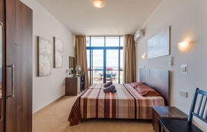 Panoramic-Penthouse, 2 Schlafzimmer, Meerblick | 2 Schlafzimmer, Verdunkelungsvorhänge, Bügeleisen/Bügelbrett