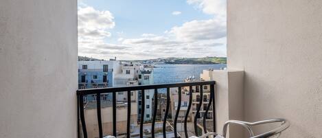 Panoraamakattohuoneisto, 2 makuuhuonetta, valtamerinäköala | Parveke