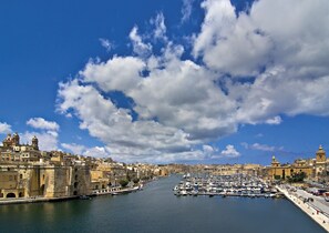 Point of interest - Seashells 2 bedroom Apartment with sunny terrace with stunning panoramic sea views by Getaways Malta (St. Paul's Bay)