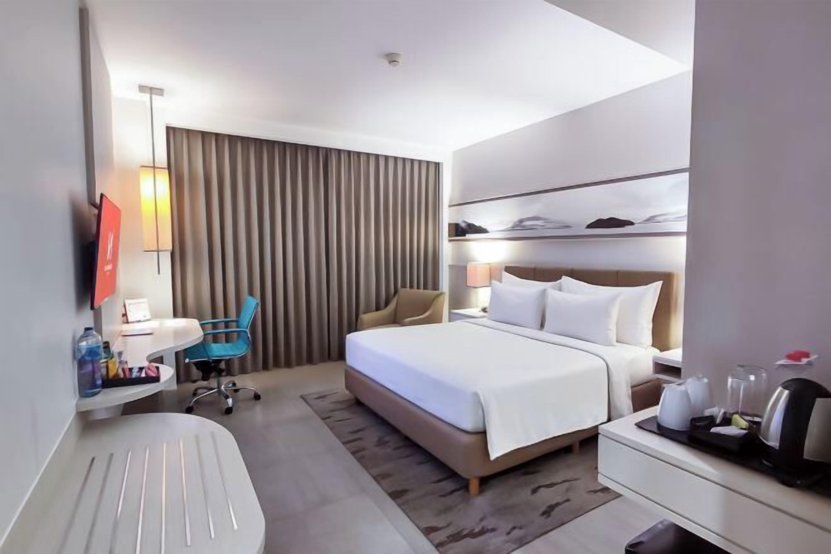 Minibar, in-room safe, desk, blackout curtains