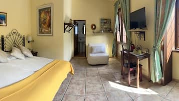 Habitación con 2 camas individuales | Minibar, escritorio, cortinas opacas y cunas gratuitas