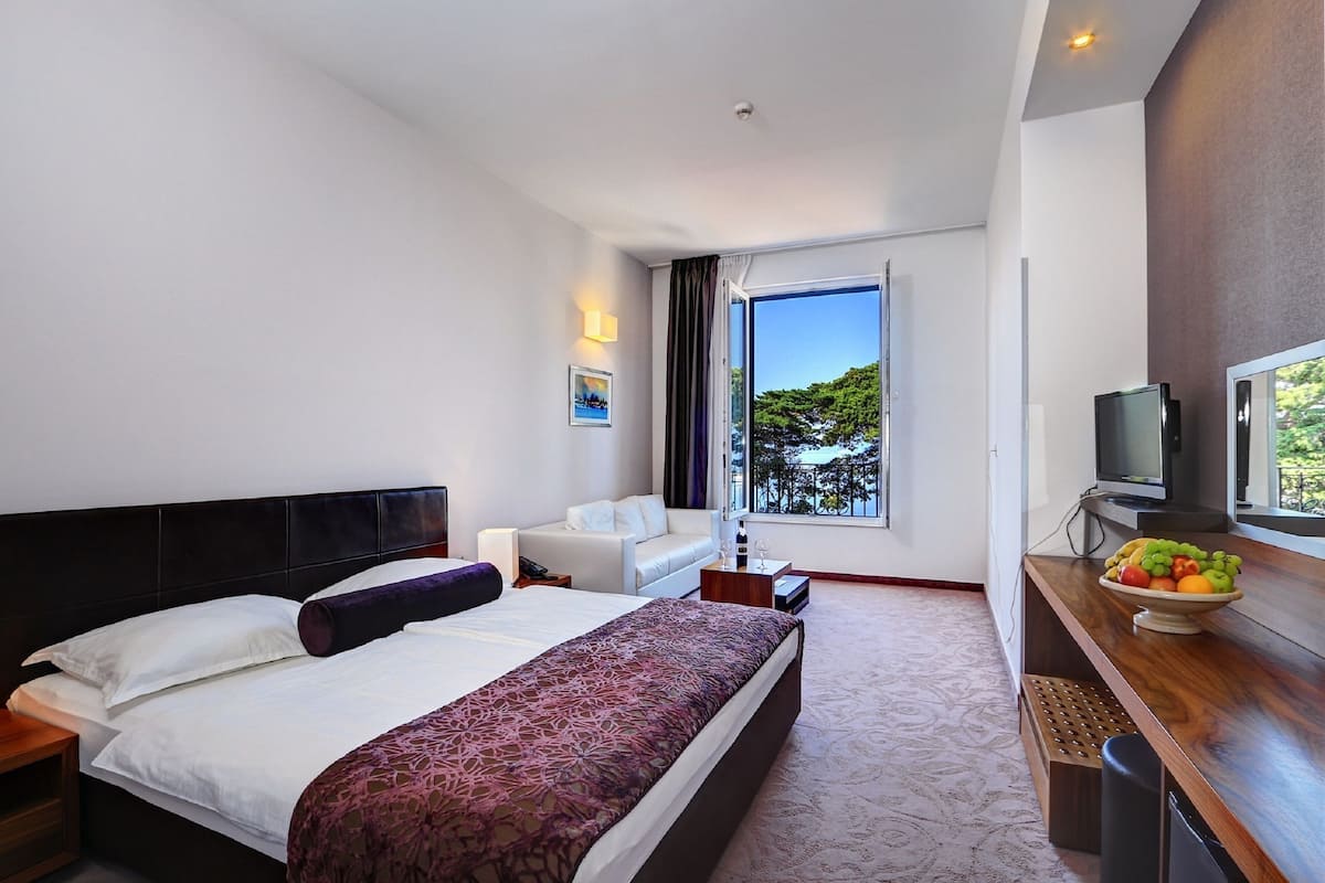 double room sea view | bathroom | free toiletries, hair dryer, towels