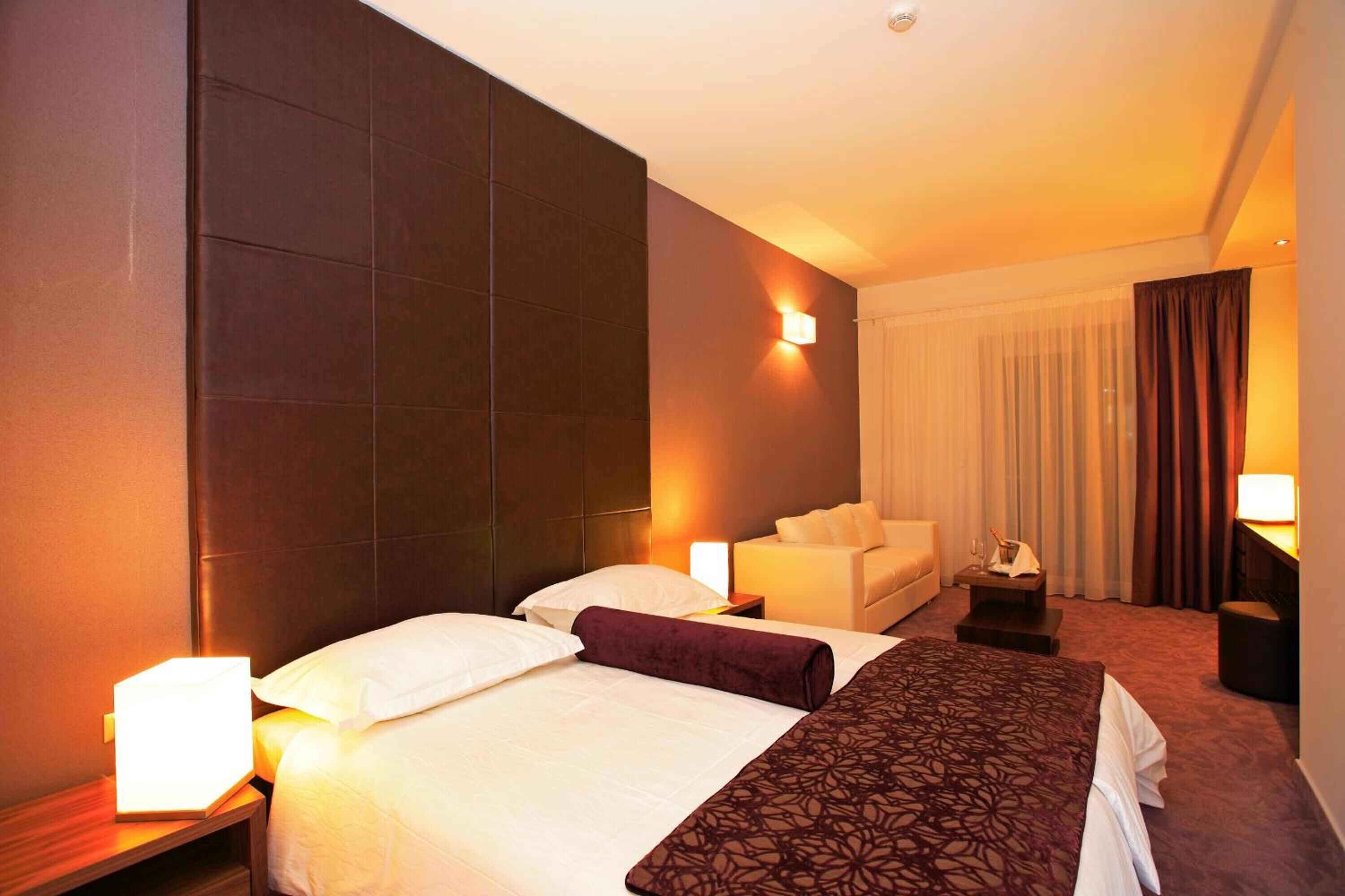 minibar, in-room safe, desk, blackout curtains