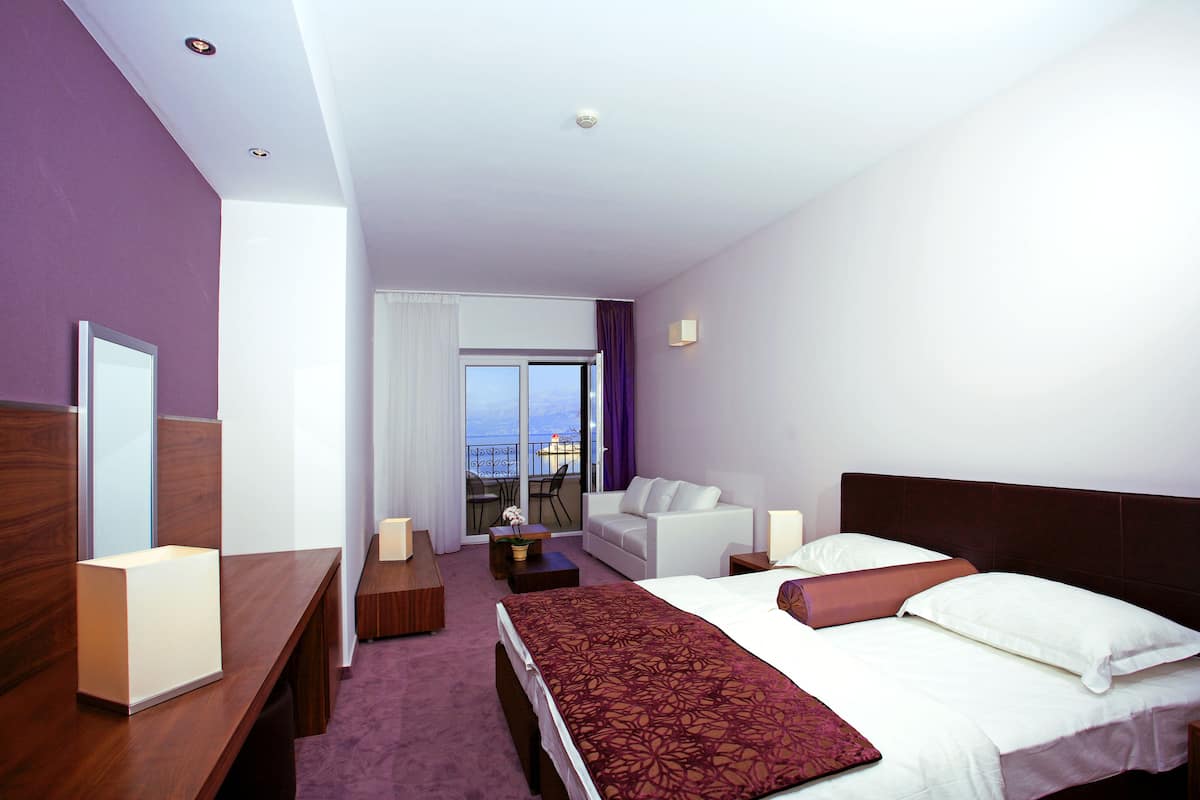 double or twin room, balcony, sea view | bathroom | free toiletries, hair dryer, towels