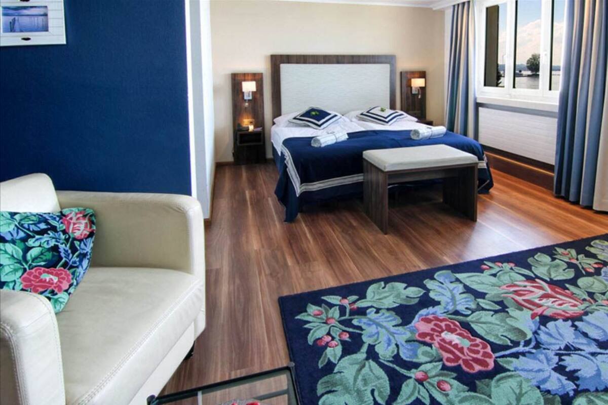 Individually decorated, desk, blackout curtains, free WiFi