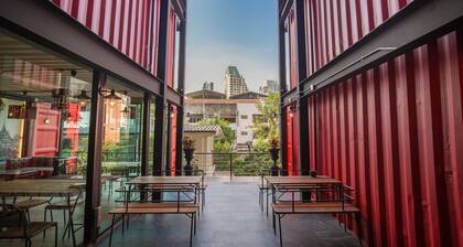 Sleep Box Sukhumvit 22