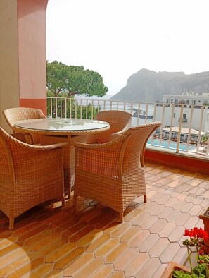 Standard Double Room, Sea View (con terrazzo) | Water view - Hotel Palatium Mari (Capri)