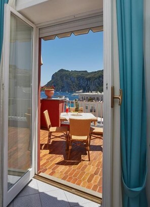 Standard Double Room, Sea View (con terrazzo) | Terrace/patio - Hotel Palatium Mari (Capri)