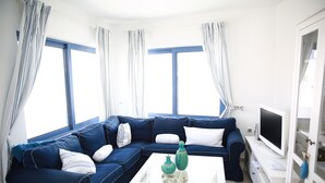 Living area - Odysseys House (Santorini)
