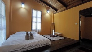 Individually furnished, desk, free WiFi, bed sheets - Mountain Blue Cottage (Pai)