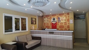 Lobby sitting area - Grand Dedem Hotel (Istanbul)