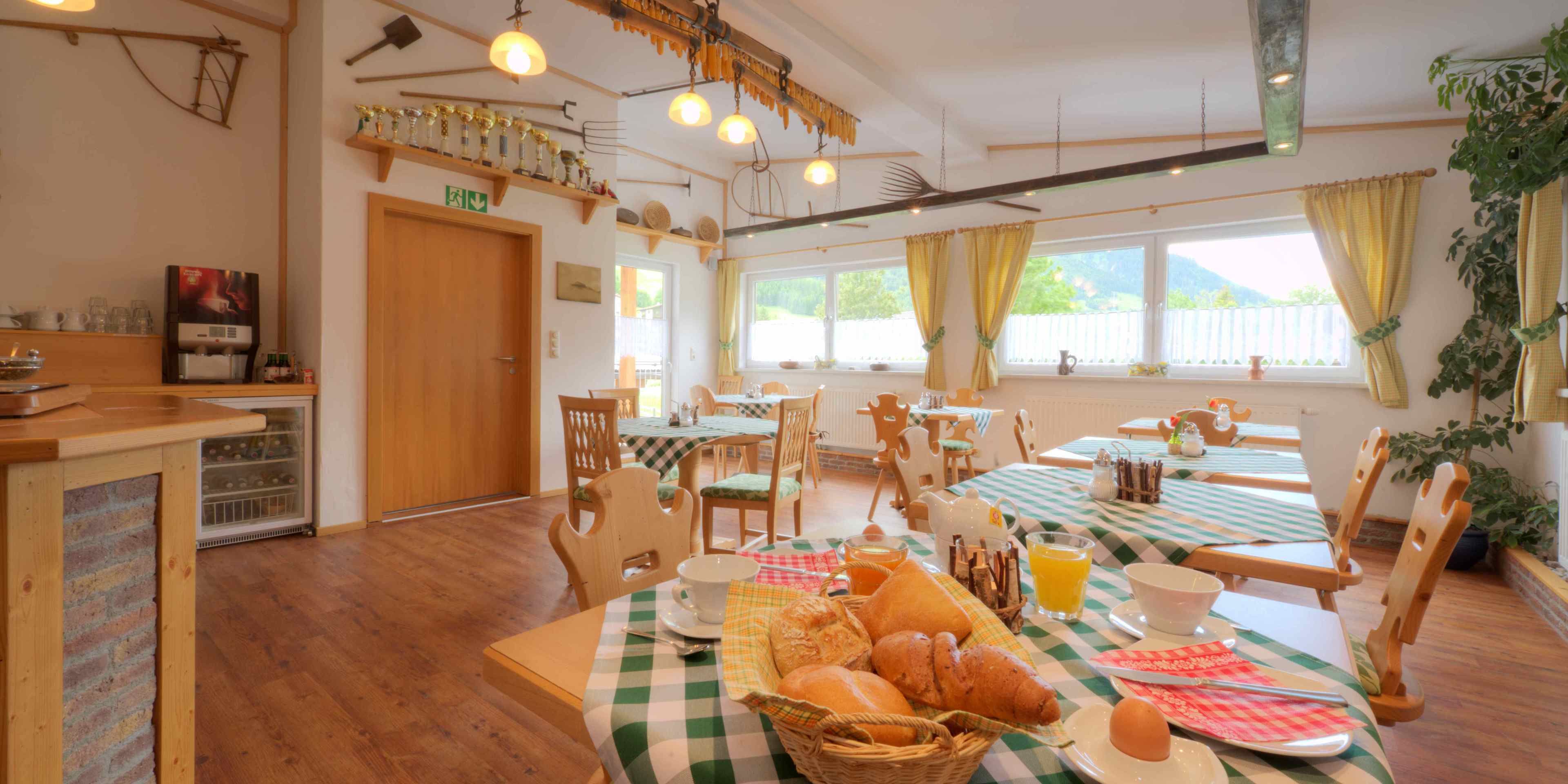 Frokostbuffé hver dag (EUR 10 per person)
