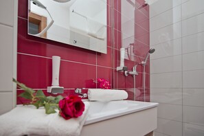 Standard Double Room Single Use, City View | Bathroom | Shower, free toiletries, hair dryer, slippers - Hotel Luna (Citluk)