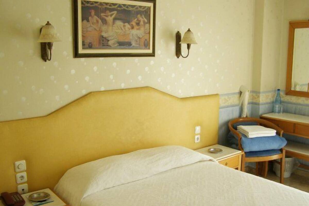 In-room safe, iron/ironing board, free WiFi