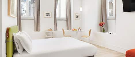 Superior Studio | In-room safe, soundproofing, iron/ironing board, cots/infant beds