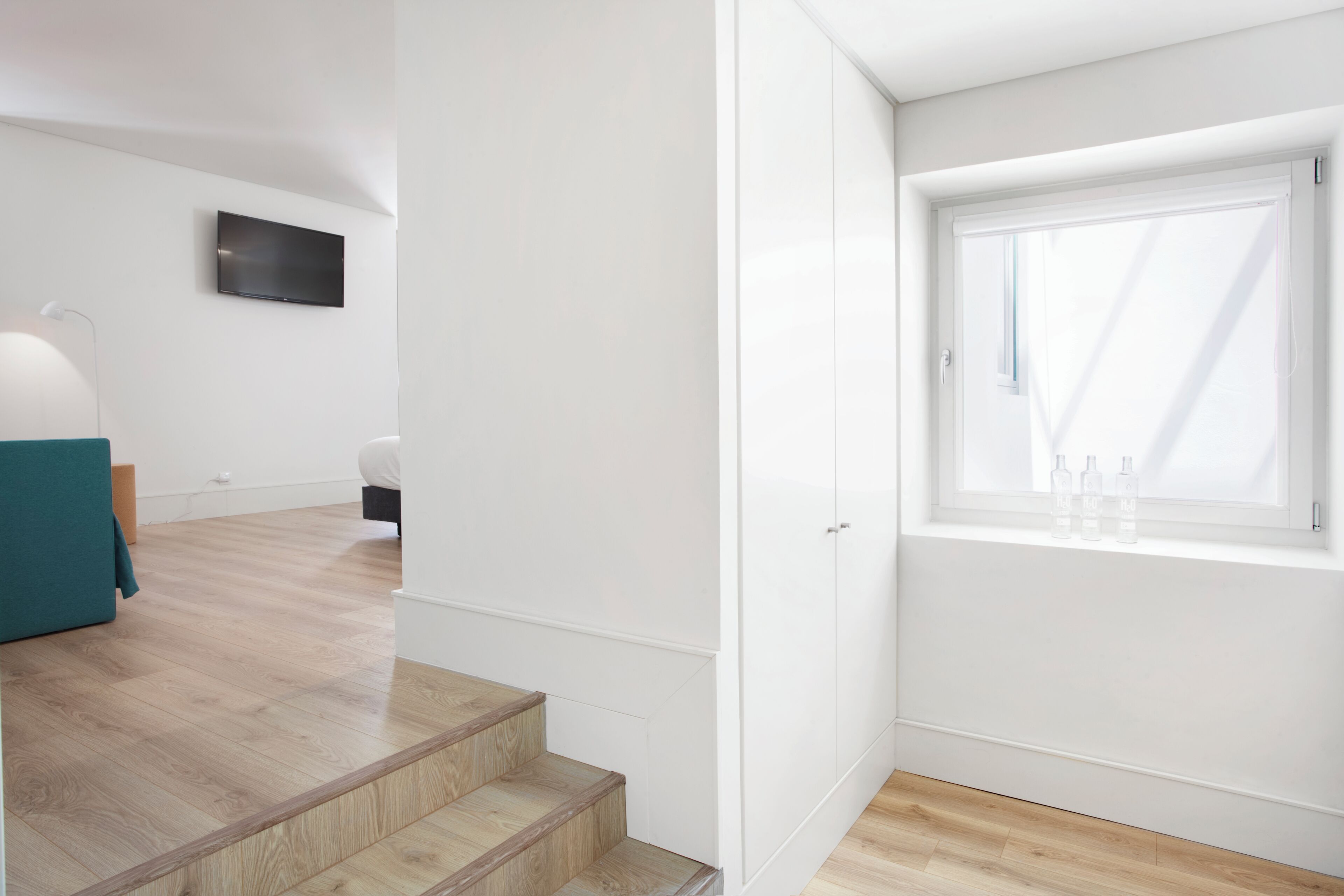 Caja de seguridad en la habitación y sistema de insonorización 