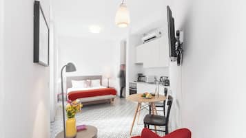 Studio | In-room safe, individually decorated, individually furnished